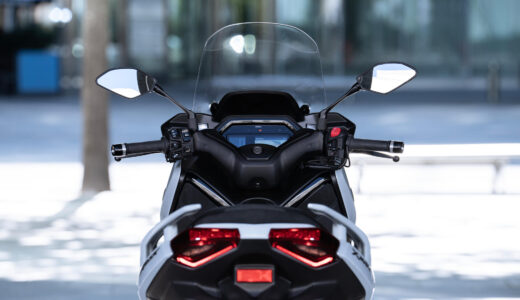 【はじめての中型バイクにも◎】XMAX 2025年モデルが「免許取りたい！」を後押ししてくれる理由5選