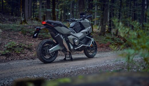 【X-ADV】オフロードも行けちゃう“大型スクーター”の本気装備がヤバい件【DCTはダート向き？】
