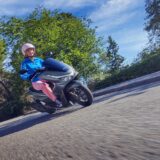 都会も郊外も楽しみたい人に、PCX・NMAXという選択肢【バイクって楽しい】