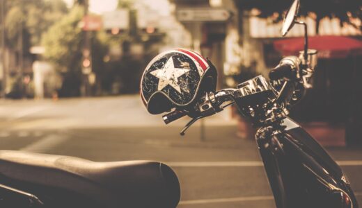 ガレージがバイク用品だらけ！？断捨離に「ストスト」を活用してスッキリ快適空間へ