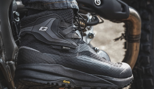【全天候×超軽量】ガエルネ「Gゼノン ゴアテックス」登場！歩けるバイクシューズ、ついに完成。